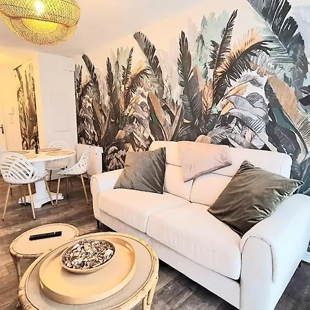 Cosy, Balcon Et Place Privee Apartman *