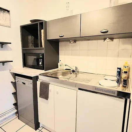 Cosy, Balcon Et Place Privee Apartment *